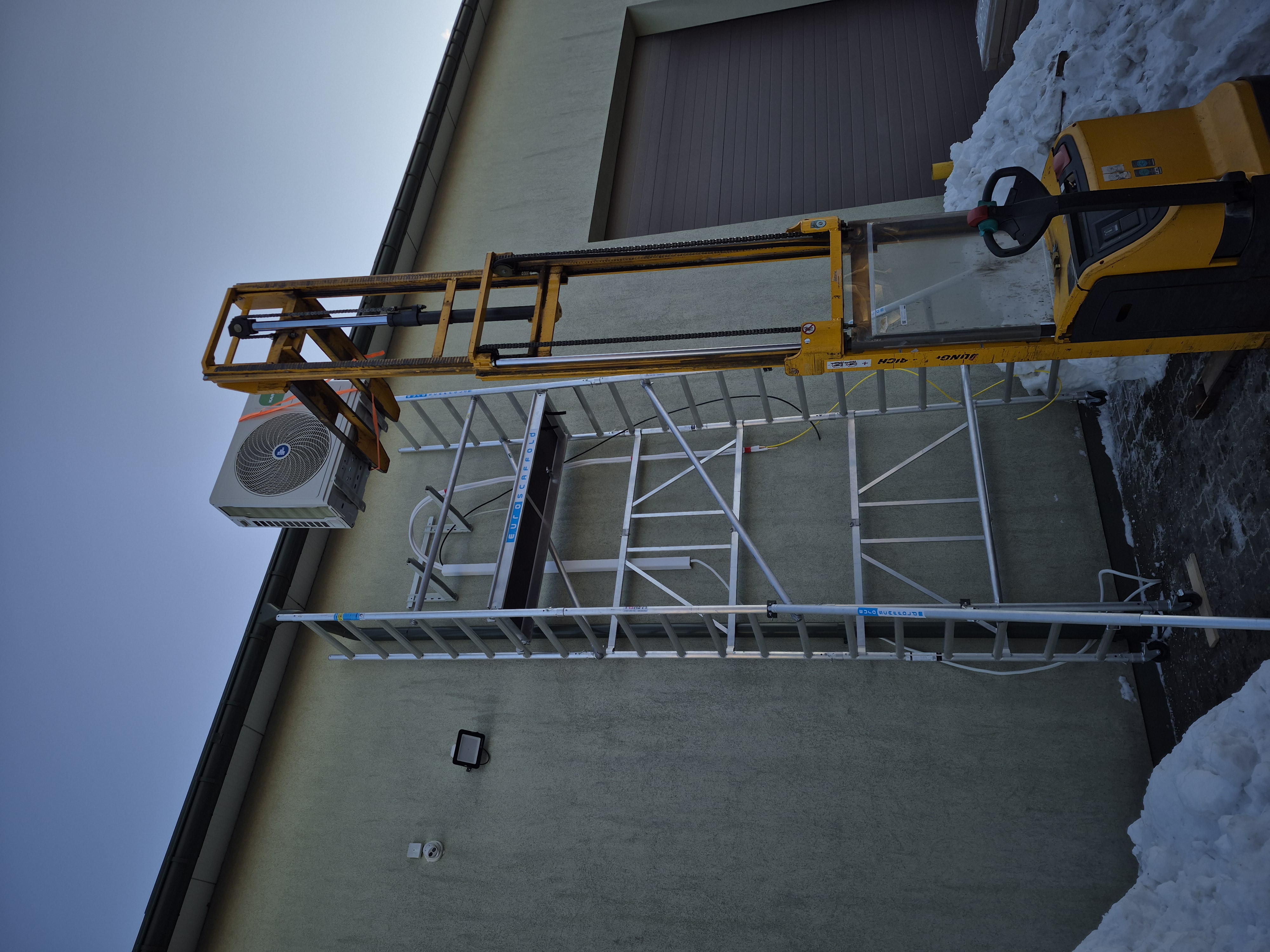 Kaisai Pro Heat 7 kW do grzania magazynu armatury — Sękocin (montaż na 6 m wózkiem podnośnikowym na mrozie) — miniaturka 4