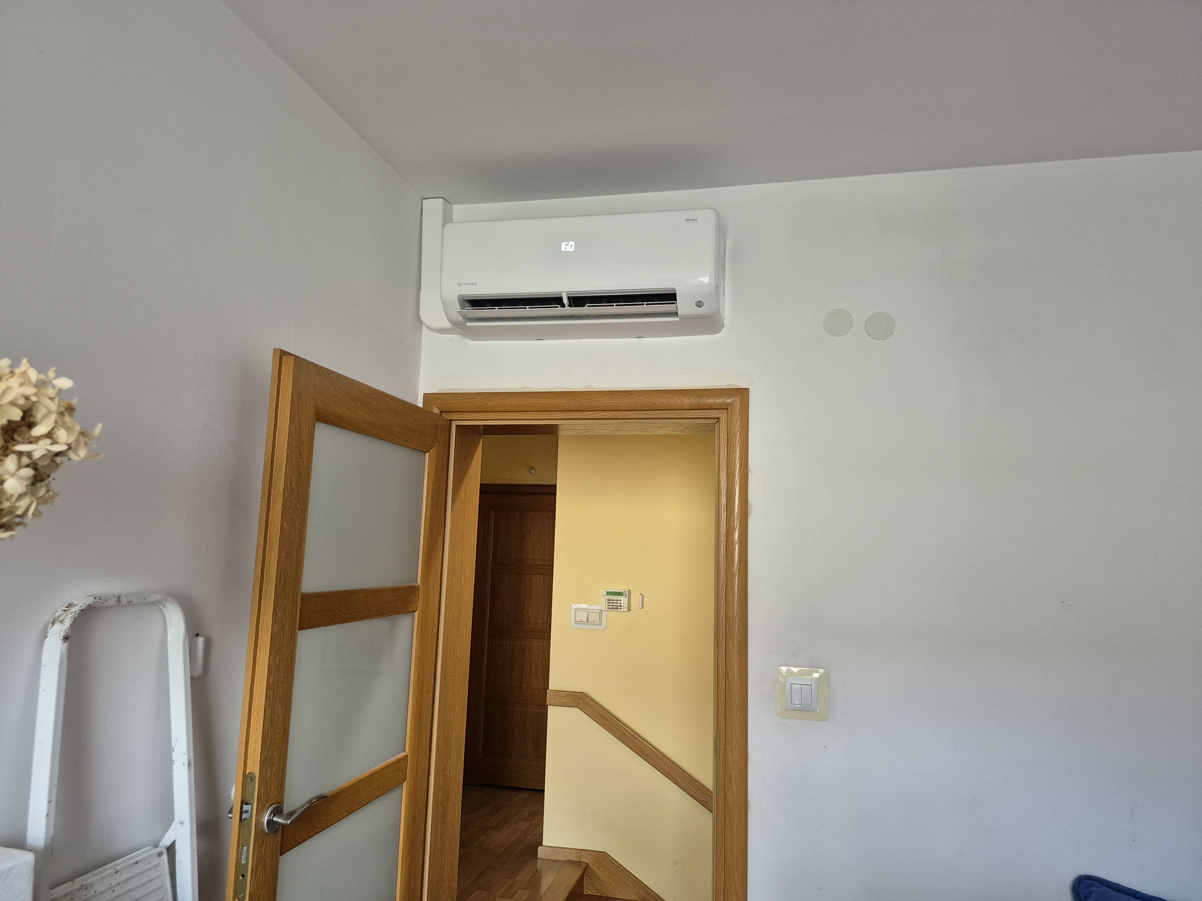 Zamiana oleju opałowego na klimatyzację Rotenso Hiro HP — Piaseczno (chłodzenie i grzanie) — miniaturka 8