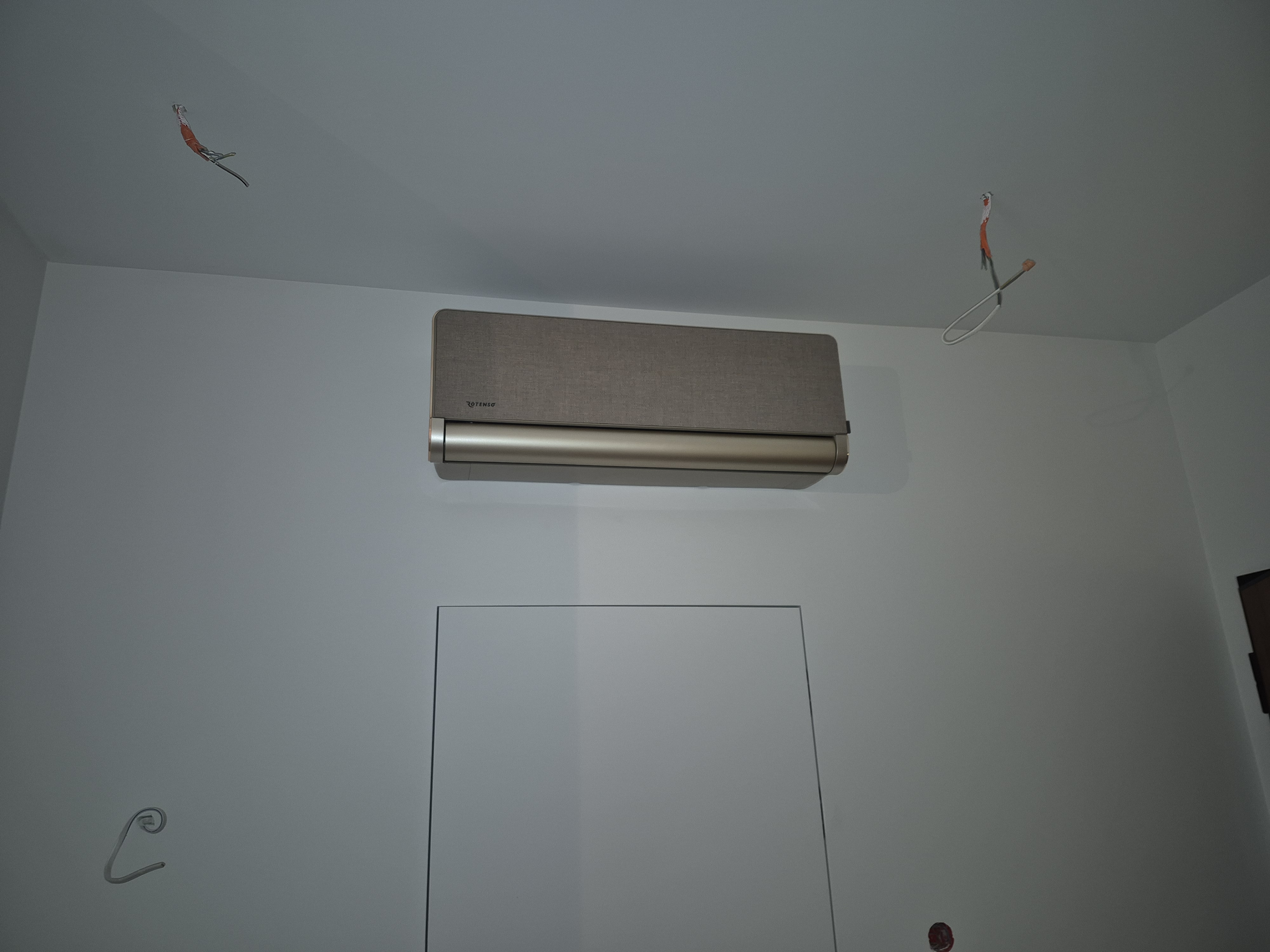 Rotenso Versu Cloth Caramel 3.5 kW w mieszkaniu — Warszawa, ul. Wołoska (Mokotów) — miniaturka 7