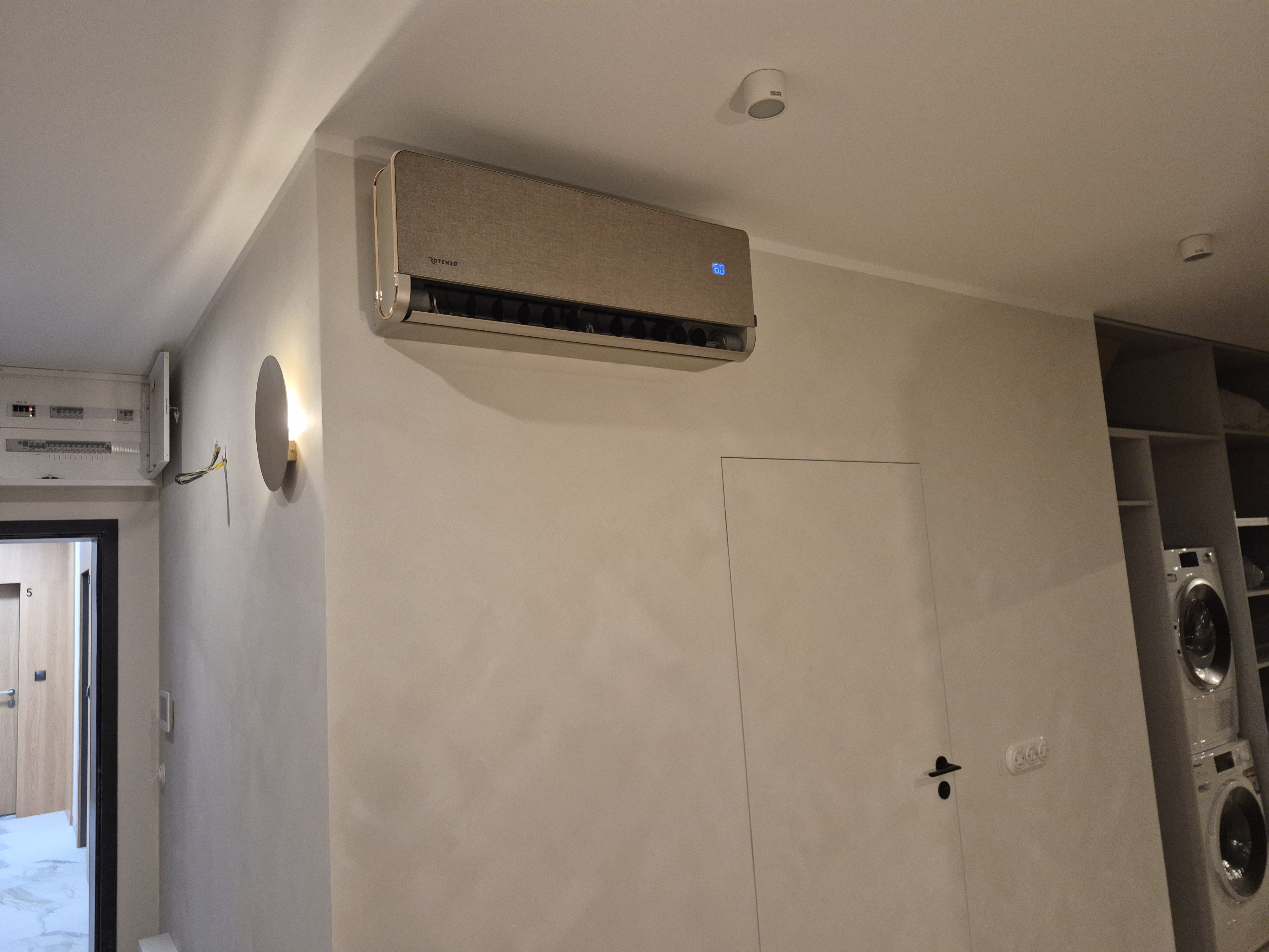 Klimatyzacja Rotenso Versu Cloth Caramel w luksusowym apartamencie — Warszawa Włochy / Ursus — miniaturka 6