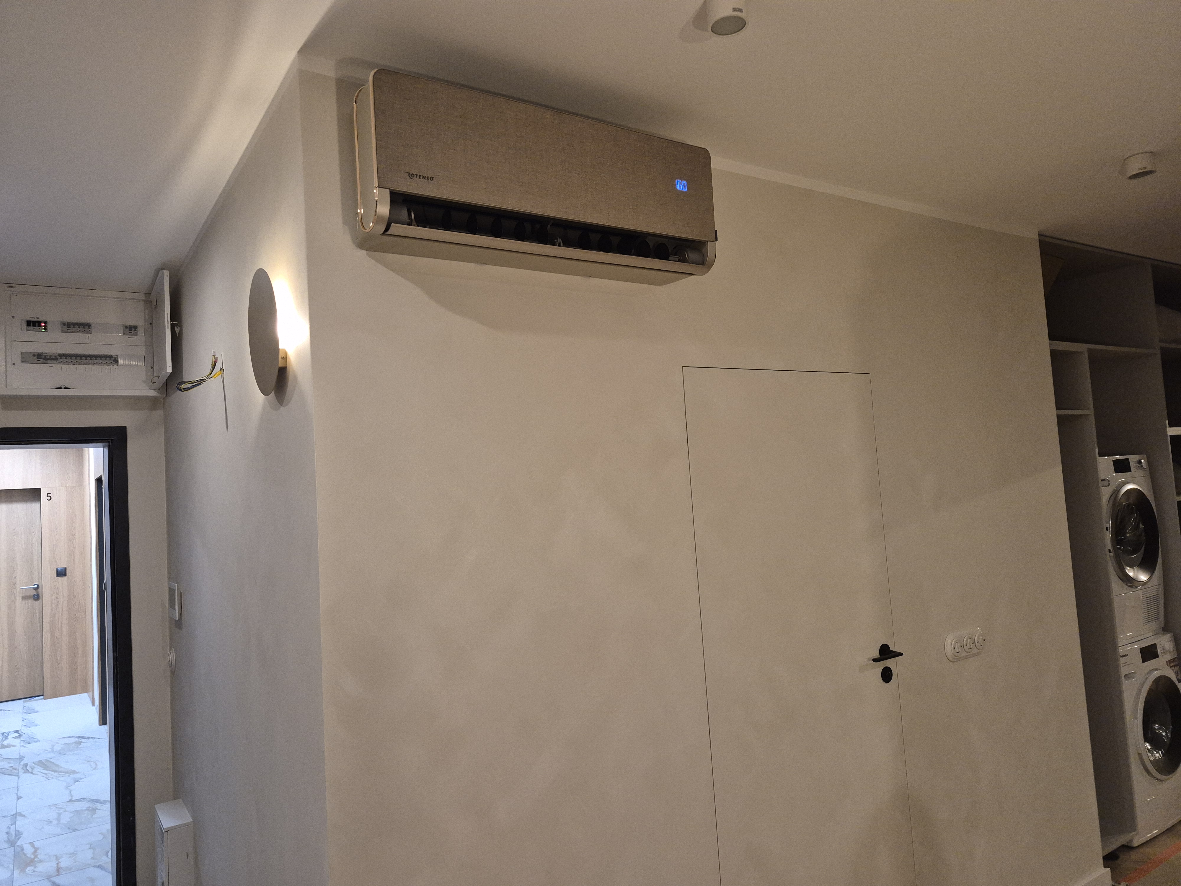 Klimatyzacja Rotenso Versu Cloth Caramel w luksusowym apartamencie — Warszawa Włochy / Ursus — miniaturka 7